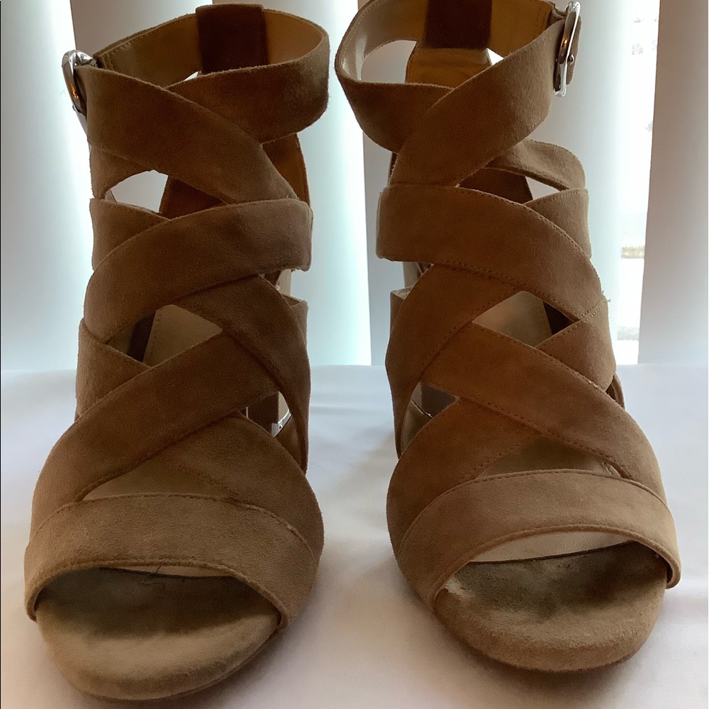 Michael Kors scrappy sandals size 8 tan preloved
